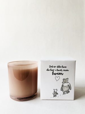 Duftlys i gaveeske 8x9cm "ikke hva men hvem" - bomull