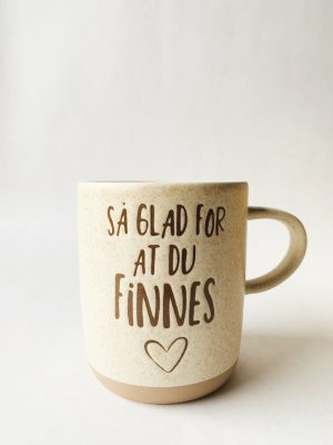 Krus h 9,5 cm "Så glad for at du finnes"