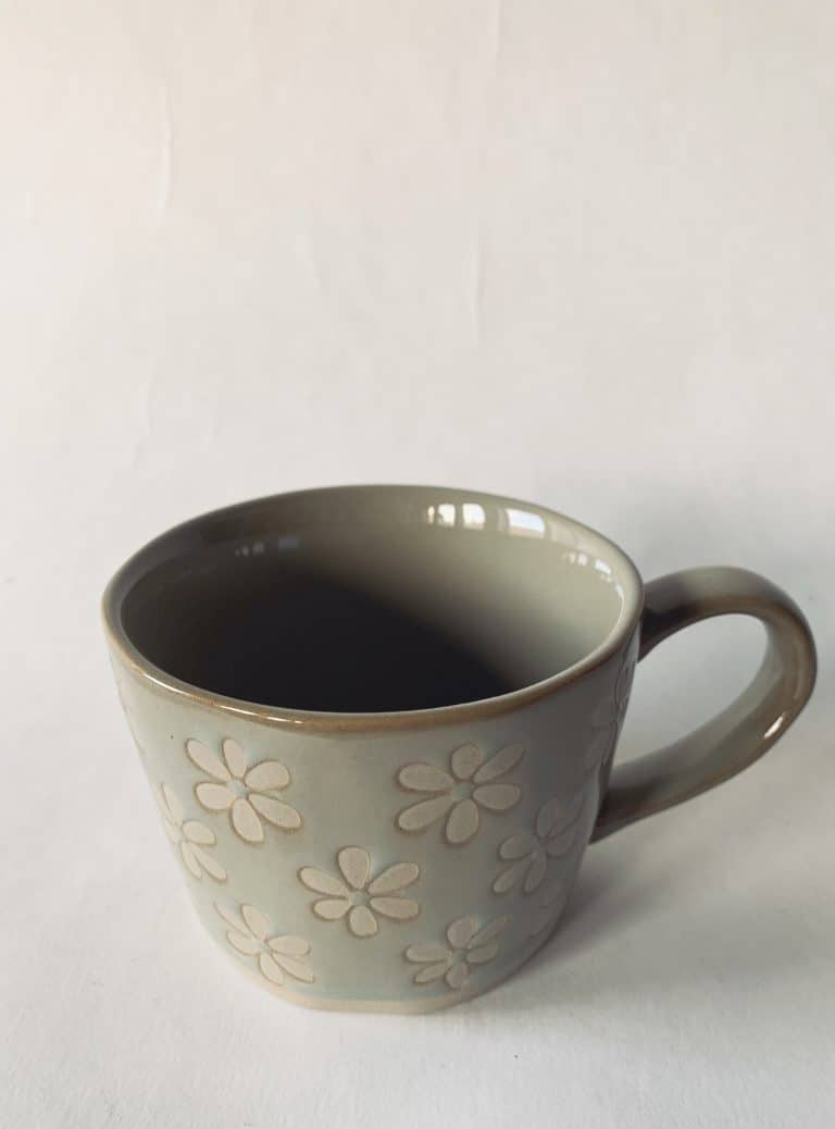 Keramikk krus blomster h 7,5 cm blågrønn