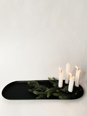 Ovalt fat m 4 lysholder 45x15 cm sort