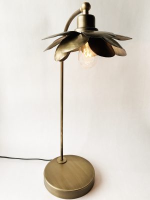 Bordlampe metall blomst h 53 cm