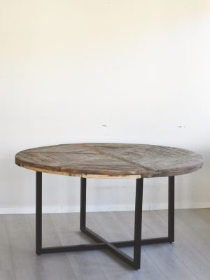 Kun 1 stk igjen! Spisebord D:150cm/H:74cm resirkulert sal-tre