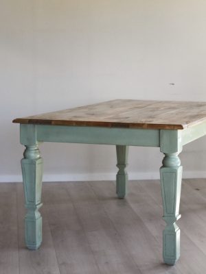 Spisebord i mangotre 160x90x78 cm m grønne ben