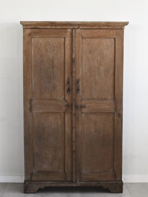 Vintage skap m tette dører brunt 88x35x145cm