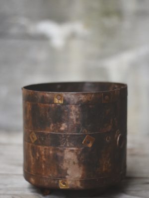 Vintage jernpotte ca. 18x18cm (varierende størrelser)