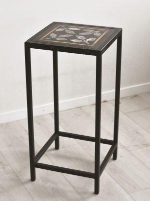 Sidebord i metall 30x30x72cm m dekor topp