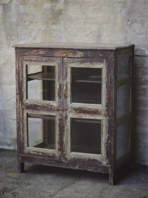 Vintage skap m glassdører 93x55x114cm
