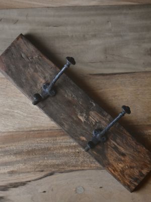 Vintage veggheng m 2 kroker tre/metall 39x10cm