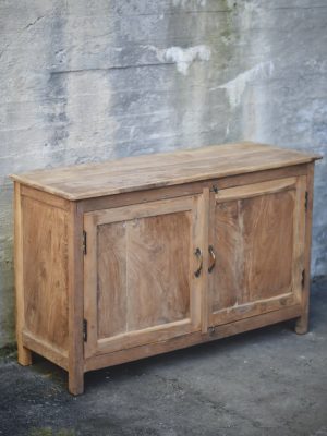 Vintage skjenk i natur  m tette dører 112x42x70cm