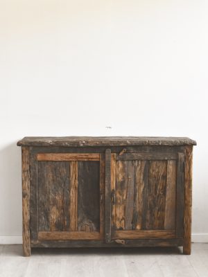 Vintage skjenk m tette dører 122x38x80cm