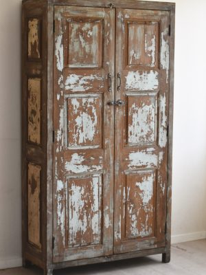 Vintage høyskap m tette dører 105x40x190cm