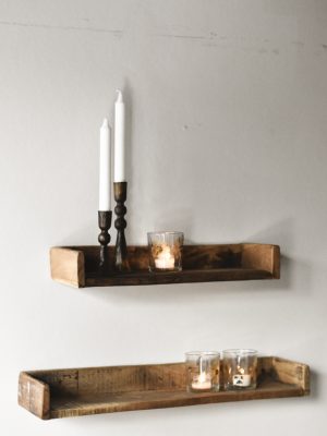 Vegghylle i resirkulert tre b 60 cm/dybde 15cm