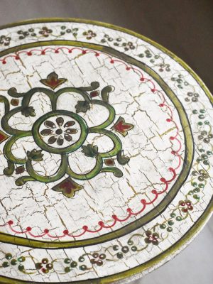 Sidebord i metall med malt bordplate d:75cm/h:78cm