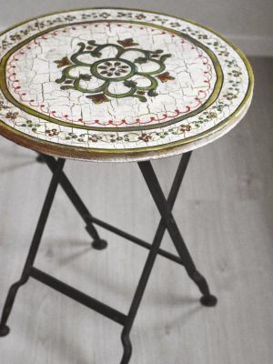 Sidebord i metall med malt bordplate d:50/h:60cm