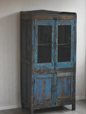 Vintage skap m glassdører 76x46x160cm