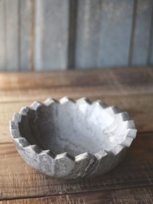 Marmor bolle m bølgekant 25x10 cm