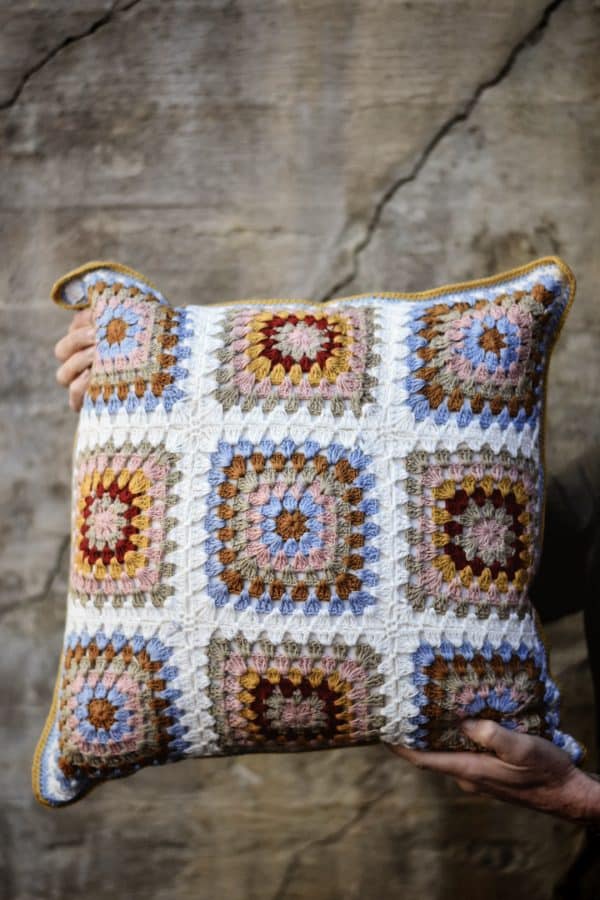 Mormor heklet pute 45x45 cm - Bilde 2