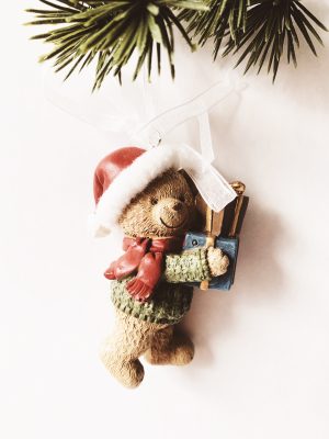 Bamse heng med gave 8 cm