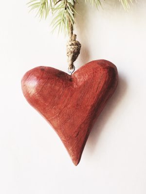 Trehjerte rød heng M h 11 cm