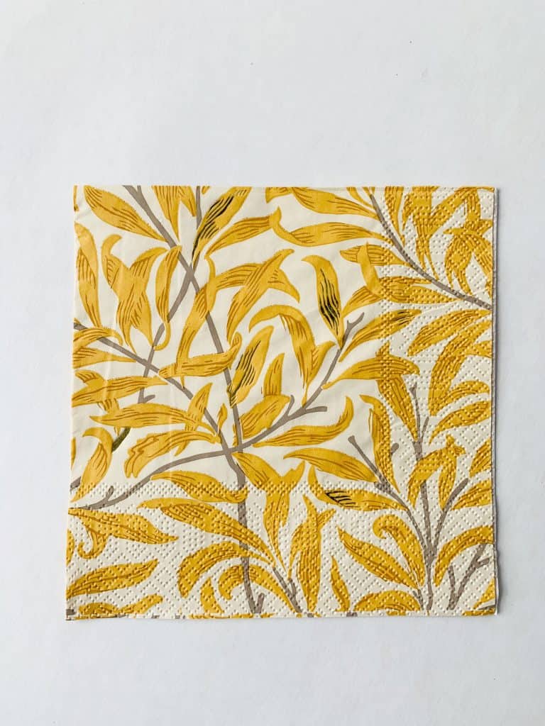 Serviett Blomstermønstret gul m gull 33×33 cm