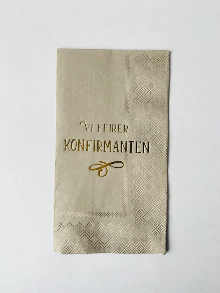 Serviett Vi feirer konfirmanten 33×40 cm