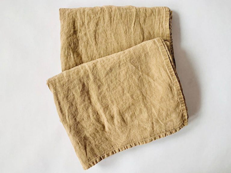 Duk i vasket lin 140×320 cm nougat.
