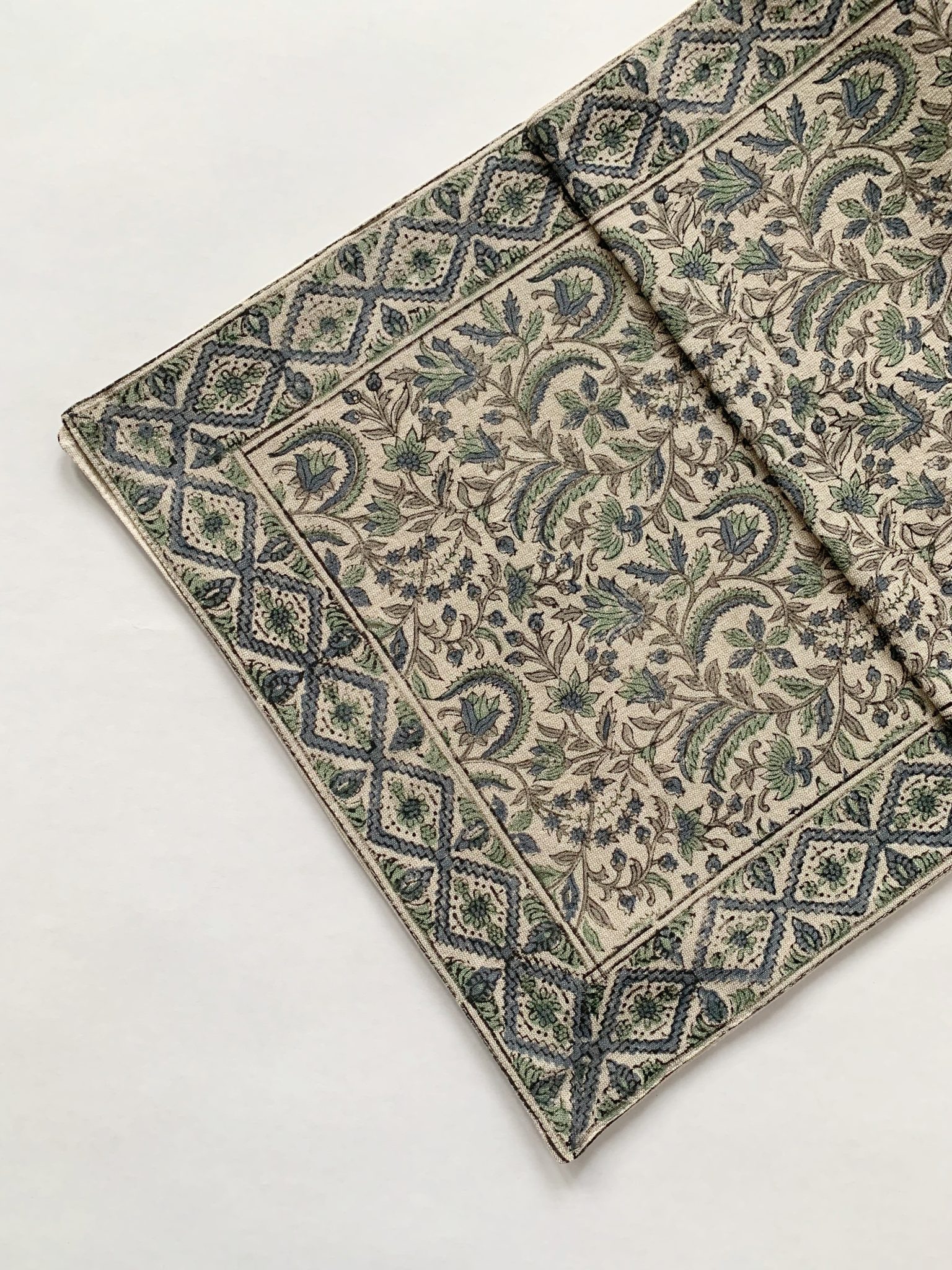 Tekstiler – duker, løpere m.m – Side 2 – Trend Design AS