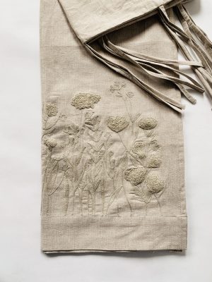 Gardin m broderi eng ton-i-ton 140x240cm