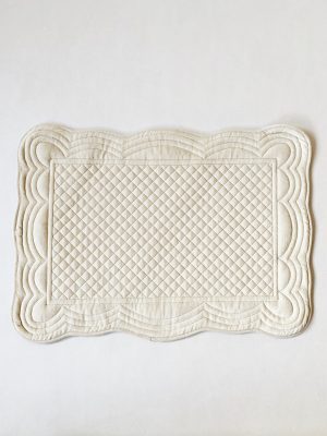 Spisebrikke quiltet 35x50 cm bomull creme