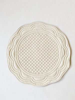 Spisebrikke quiltet d 38 cm rund bomull creme