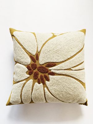 Putetrekk brodert blomst 45x45 cm