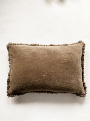 Pute velur m frynser 40x60 cm khaki