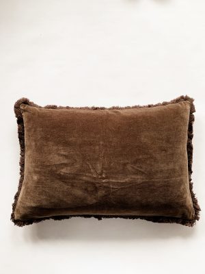 Pute velur m frynser 40x60 cm brun