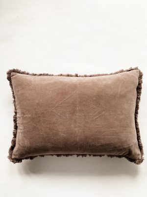 Pute velur m frynser 40x60 cm muldvarp